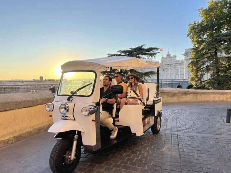 madrid-private-tuk-tuk-city-highlights-tour