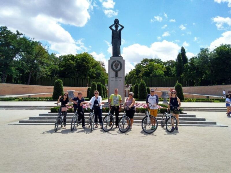 madrid-retiro-park-and-literary-quarter-by-bike-2