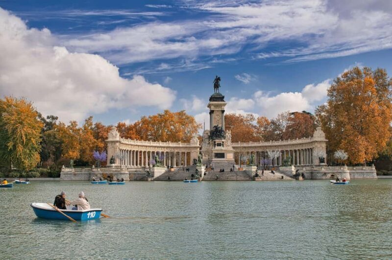 Madrid: Retiro Park Guided Walking Tour with Gourmet Tapas - Exploring Madrid’s Retiro Park Through a Different Lens
