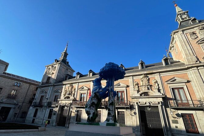 madrid-royal-palace-and-almudena-cathedral-guided-tour-2