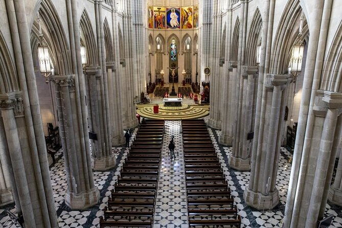 madrid-royal-palace-and-almudena-cathedral-guided-tour-2
