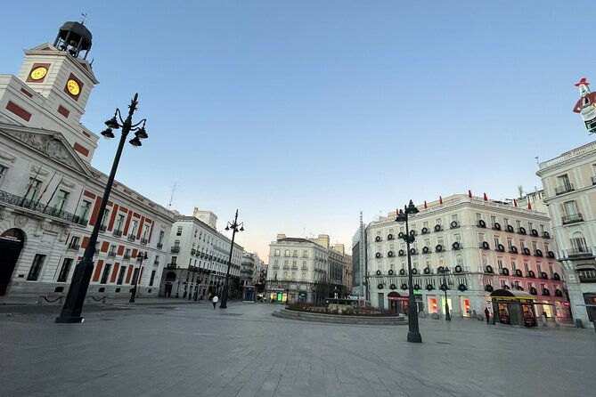 madrid-royal-palace-and-almudena-cathedral-guided-tour-2