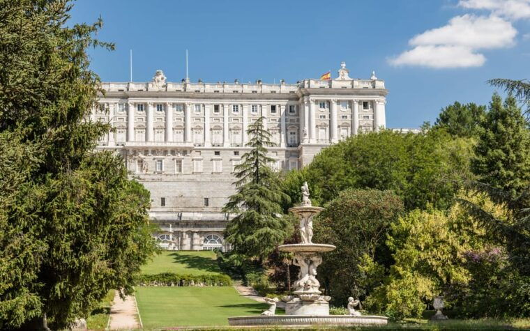 madrid-royal-palace-and-royal-gardens-guided-visit-and-priority-access