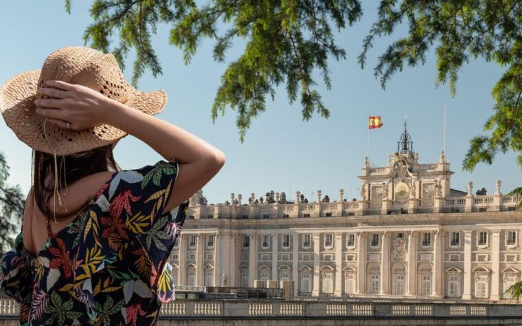 madrid-royal-palace-and-royal-gardens-guided-visit-and-priority-access