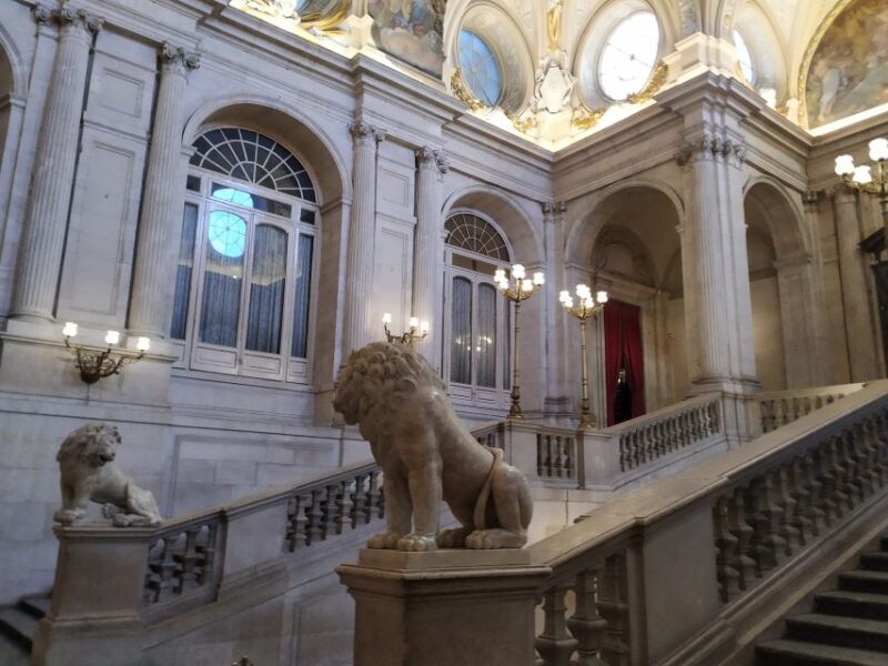Madrid: Royal Palace Guided Shared Group Tour - Key Points  