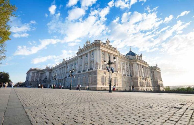 madrid-royal-palace-guided-tour-with-skip-the-line-entry