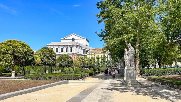 madrid-royal-palace-guided-tour-with-skip-the-line-entry