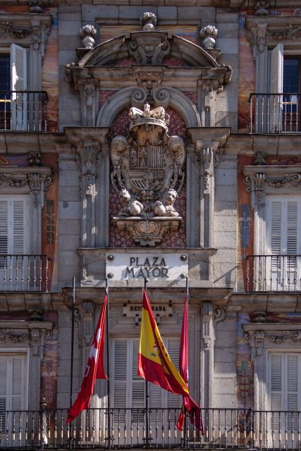 madrid-royal-palace-old-town-and-poets-district-tour