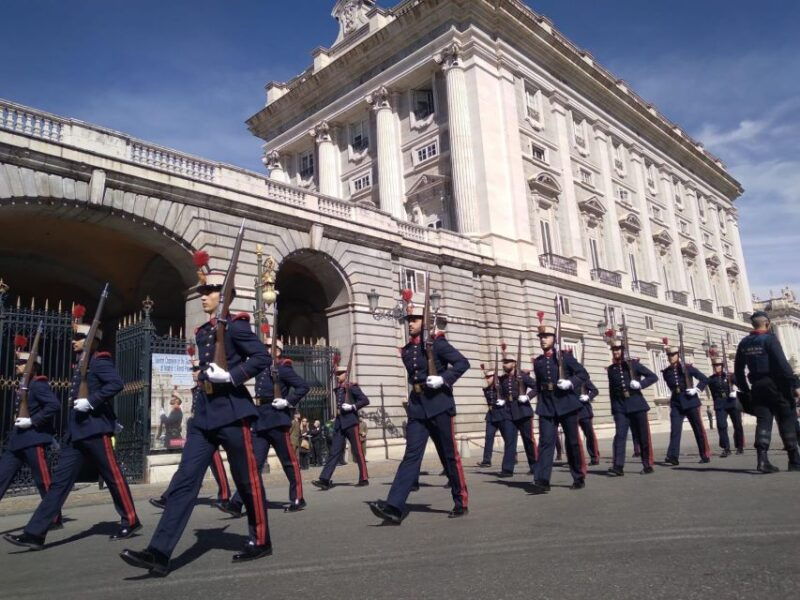madrid-royal-palace-prado-museum-hotel-pick-up-tickets