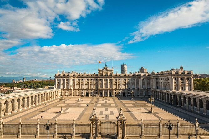 madrid-royal-palace-private-tour-with-skip-the-line-ticket