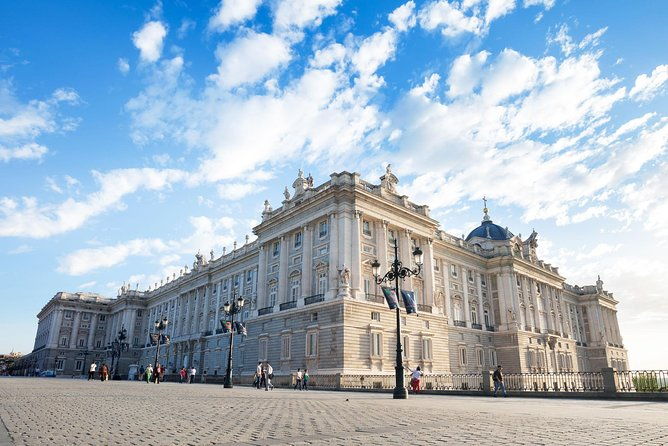 madrid-royal-palace-professional-guided-tour-with-skip-the-line