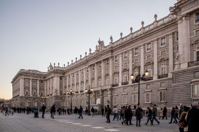 madrid-royal-palace-skip-the-line-guided-tour