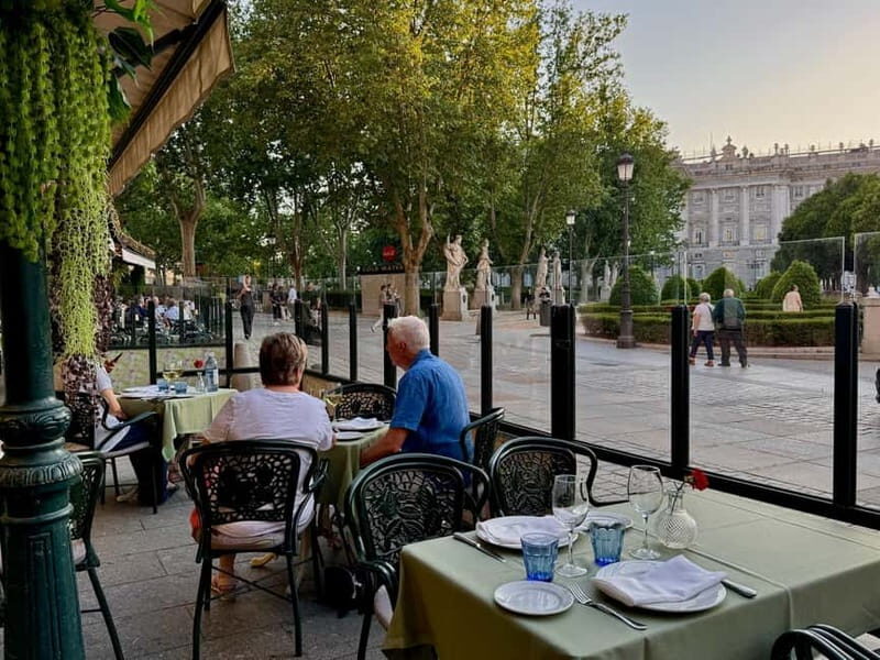Madrid: Royal Palace Small Group Guided Tour & Wine Tasting - Key Points