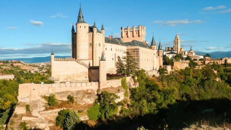 madrid-segovia-and-toledo-tour-alcazar-and-cathedral