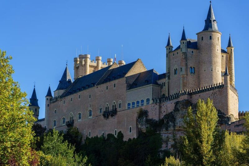 madrid-segovia-castle-with-high-speed-train-tickets
