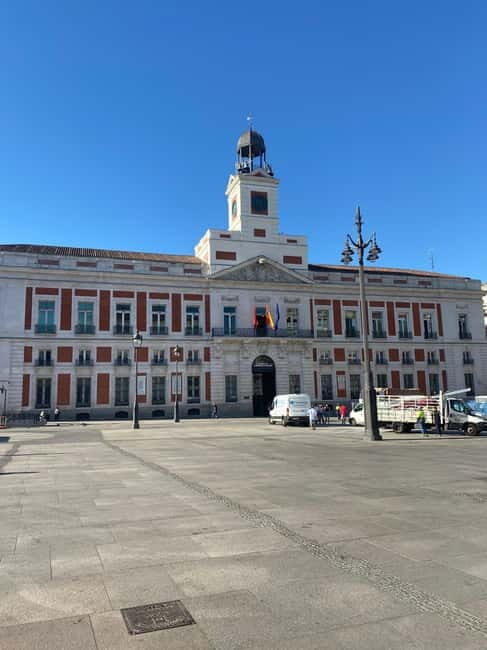 Madrid: stroll through the Austrias neighborhood option visit Prado Museum - Who Should Consider This Tour?