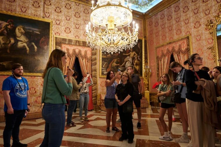 madrid-the-royal-palace-skip-the-line-guided-tour