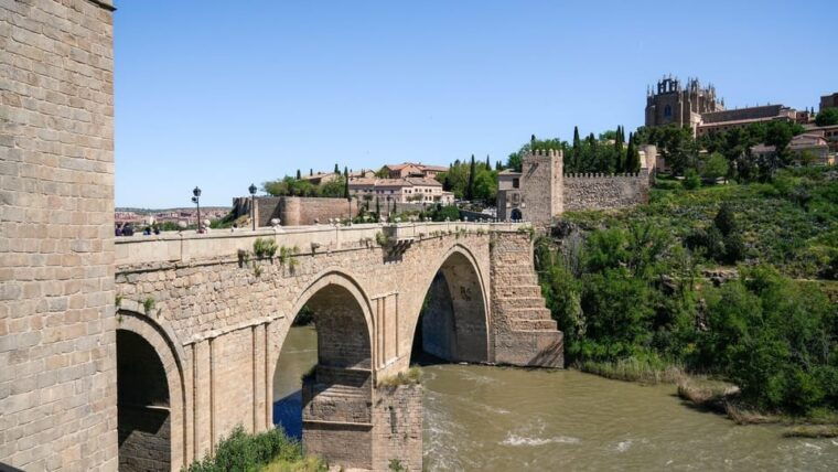 madrid-toledo-and-segovia-tour-with-alcazar-and-cathedral