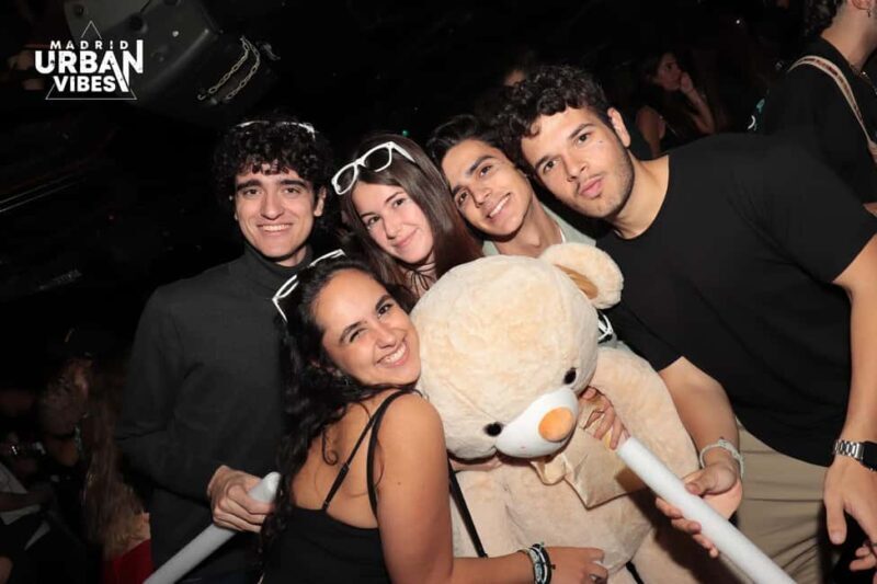 Madrid: Top Pub Crawl with Drinks and Free Nightclub Entry - The Bars and Nightclub: What Makes Them Special