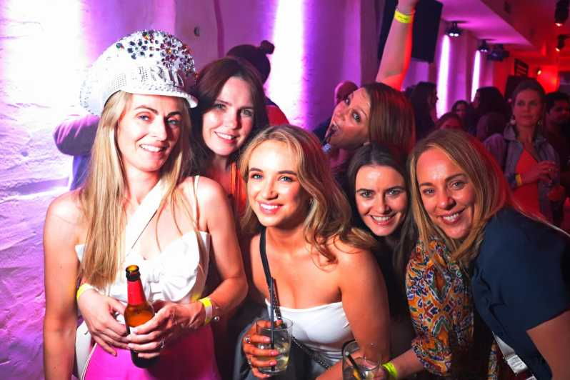madrid-top-pub-crawl-with-drinks-and-nightclub-entry