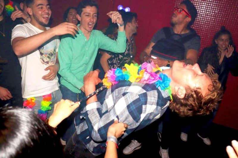 madrid-top-pub-crawl-with-drinks-and-nightclub-entry