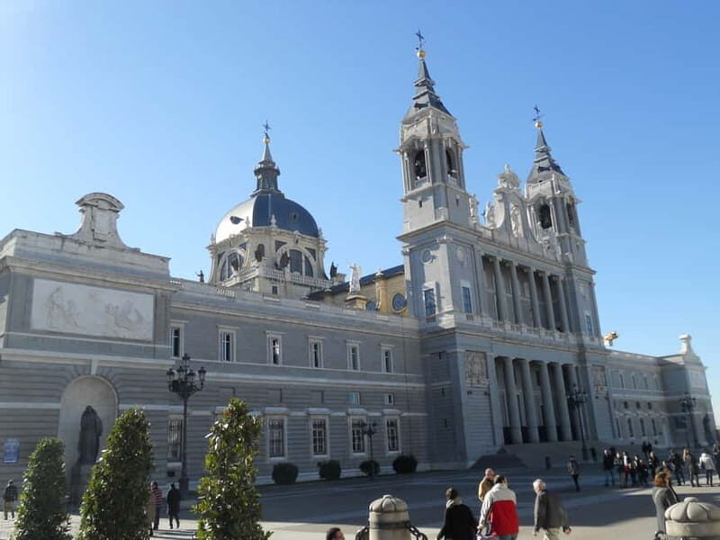 Madrid: Tour of the Historic City Center - The Royal Highlights: Palace, Almudena, and Surroundings