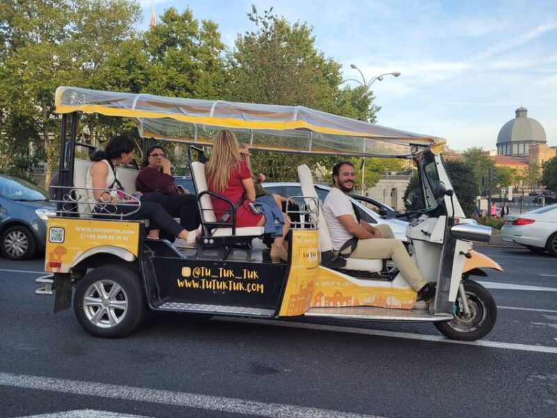 madrid-traditional-tour-wh-private-guide-in-yellow-tuk-tuk