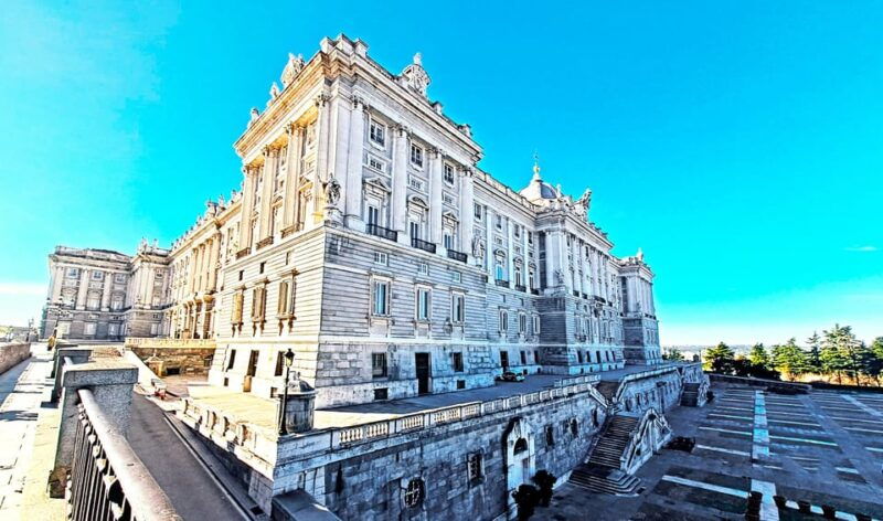 madrid-vip-prado-museum-city-highlights-with-hotel-pickup