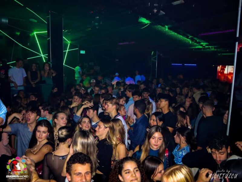 Madrid VIP Pub Crawl Open Bar Beer Say Goodbye to Ordinary! - Key Points