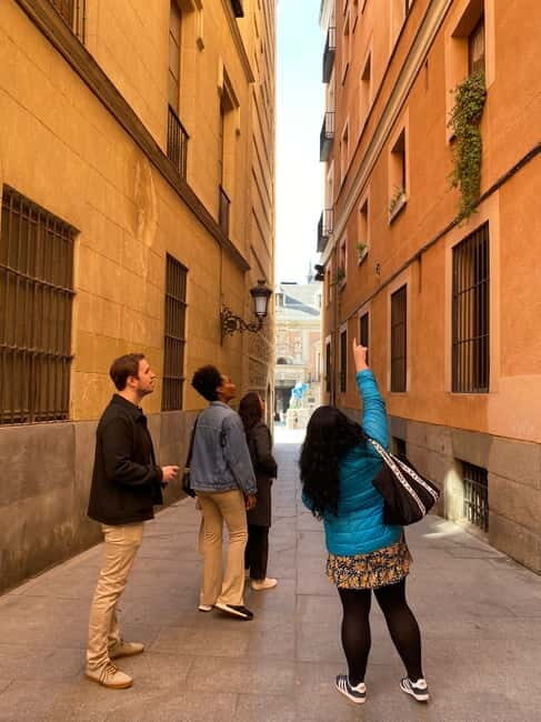 Madrid: Welcome to Madrid Guided Walking Tour - Exploring Madrid in 2.5 Hours: What to Expect
