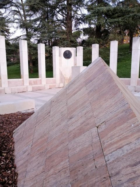 madrid-west-park-and-debod-temple