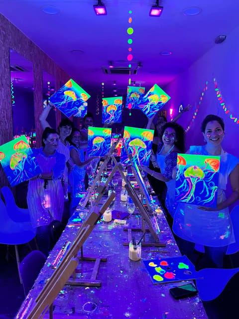 madrid-wine-gogh-glow-academy-paint-and-sip-classes