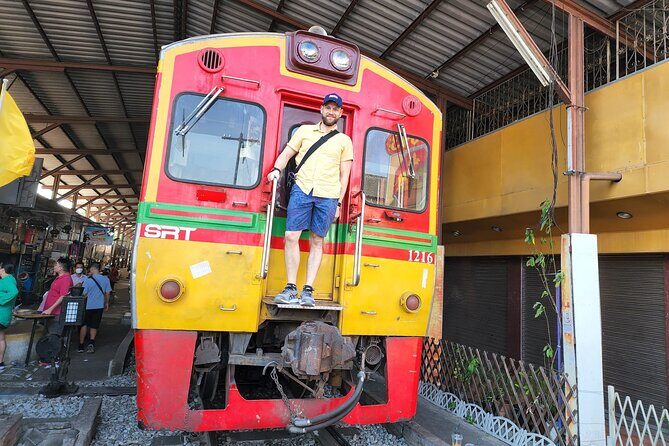 Mae Klong Hoop Rom Market and Floating Market Private Day Tour - Key Points