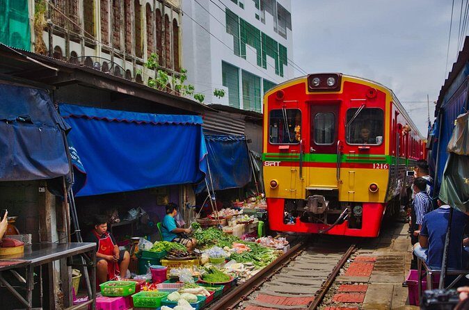 Mae Klong Hoop Rom Market and Floating Market Private Day Tour - FAQs