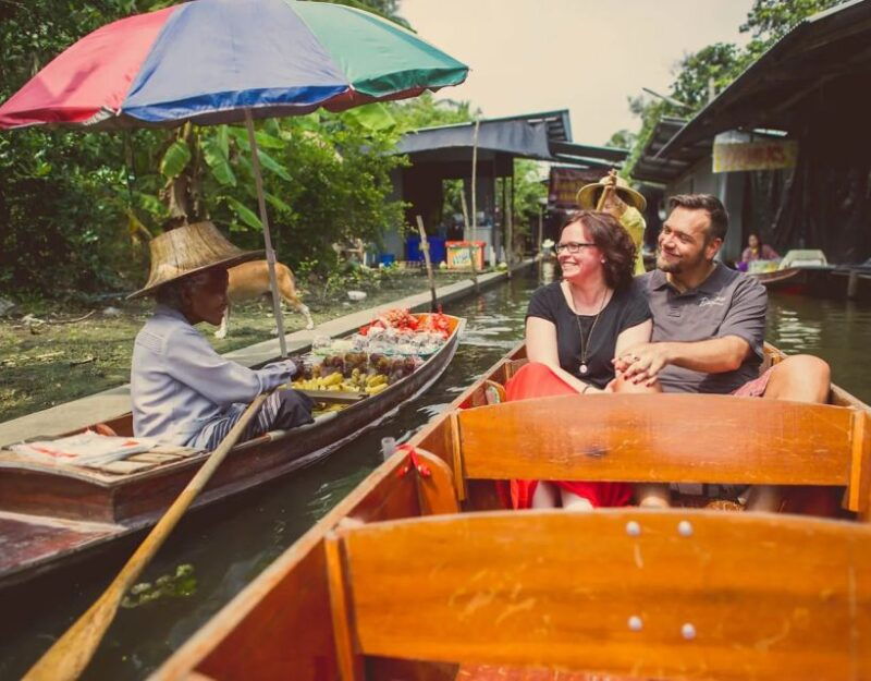 maeklong-railway-floating-market-tour
