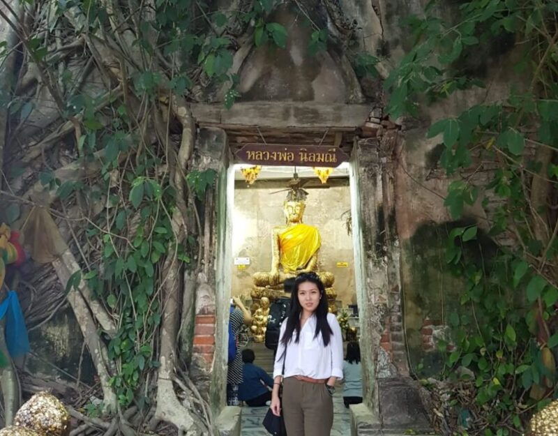 maeklong-railway-floating-market-tour