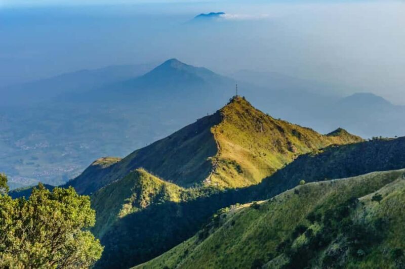 Magelang/Yogyakarta: Mount Merbabu Early Morning Hike - Who Should Consider This Tour?
