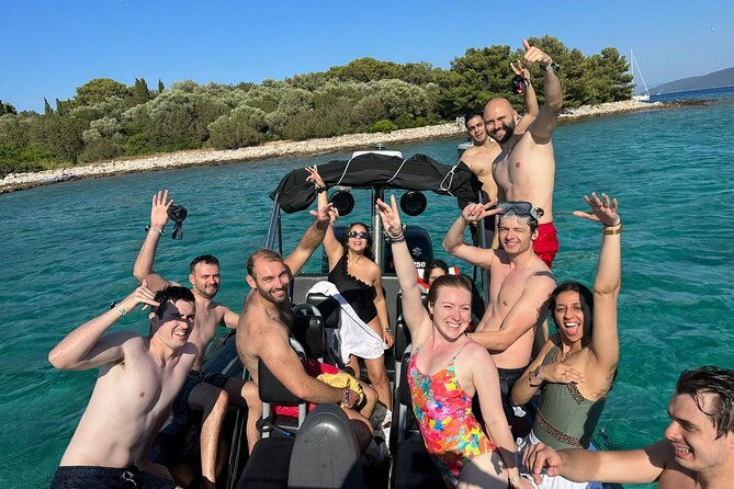 magic-blue-lagoon-3-islands-tour-water-wine-included