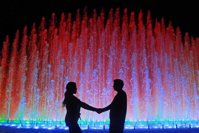 magic-fountains-park-barranco-tour-by-night-small-group