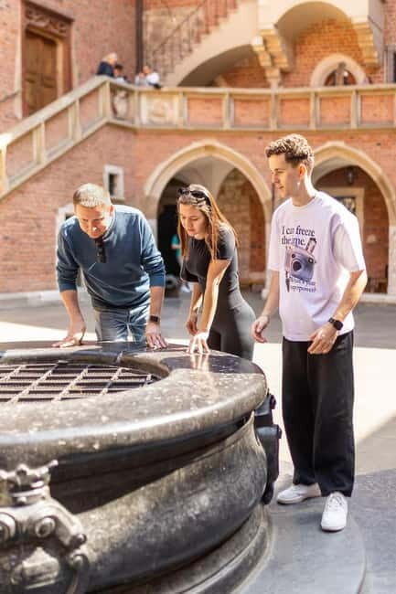 Magic of Krakow: Guided Tour of the Old Town - Discovering Krakow’s Architectural and Cultural Gems