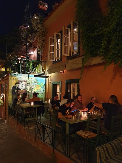 magic-walk-in-athens-with-local-friends