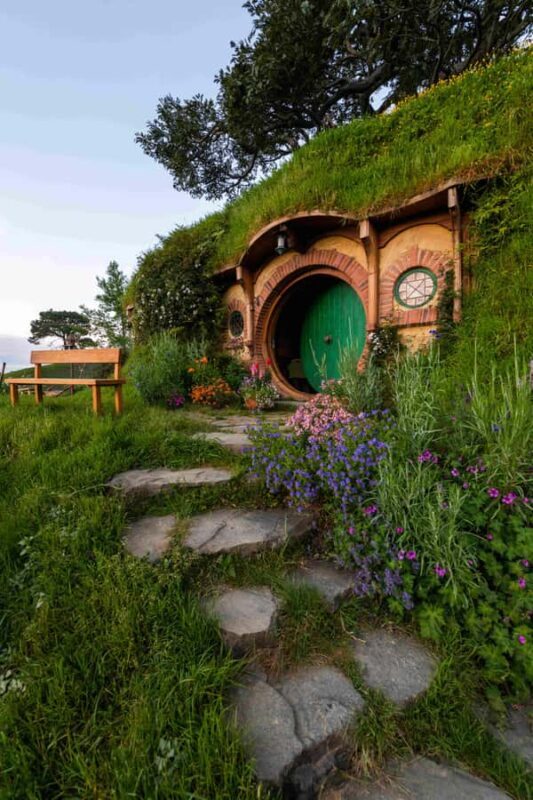 Magical Hobbiton & Waitomo Caves Small Group from Auckland - Scenic Drive & Hobbiton: A Journey into Middle-earth