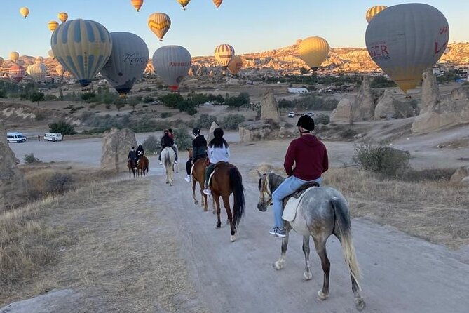 magical-horse-ride-with-balloon-in-cappadocia
