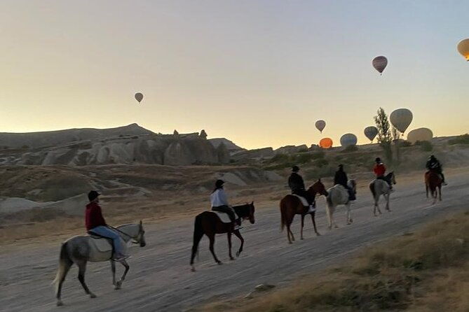 magical-horse-ride-with-balloon-in-cappadocia