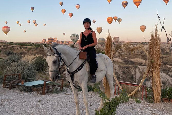 magical-horse-ride-with-balloon-in-cappadocia