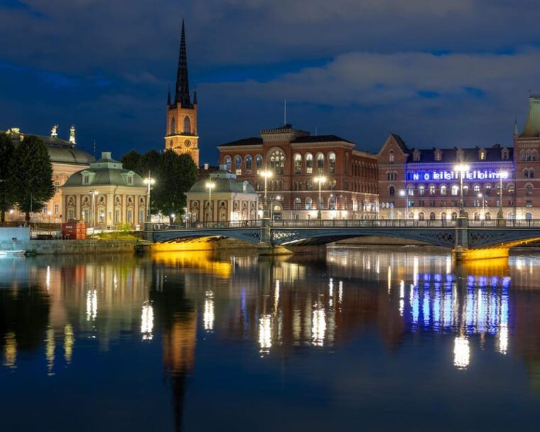 magical-stockholm-by-night-photo-walk-2