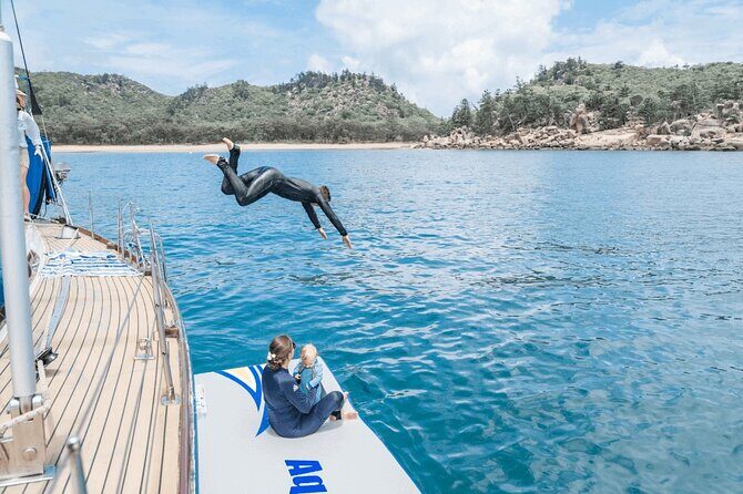 Magnetic Island Lunchtime Sailing Cruise - An In-Depth Look at the Magnetic Island Lunchtime Sailing Cruise