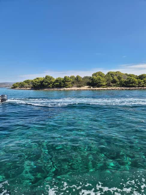 Magnific blue lagoon,speed boat towels included - Authentic Experiences & Reviews