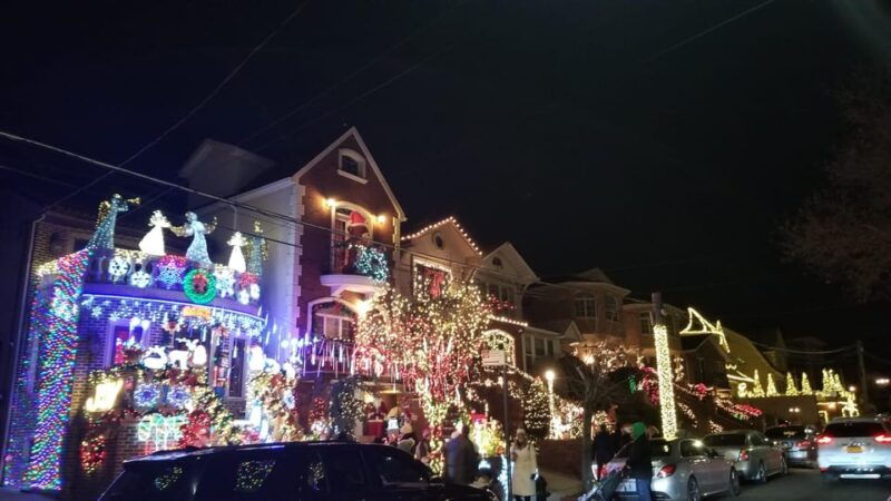 magnificent-christmas-lights-tour-of-dyker-heights-brooklyn