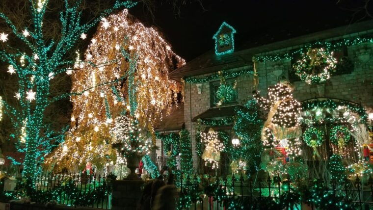 magnificent-christmas-lights-tour-of-dyker-heights-brooklyn